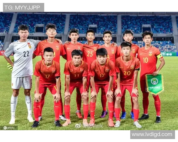 中国足球新星风采展示年轻球员成长路上的闪光时刻与拼搏精神 中国足球新星风采展示年轻球员成长路上的闪光时刻与拼搏精神