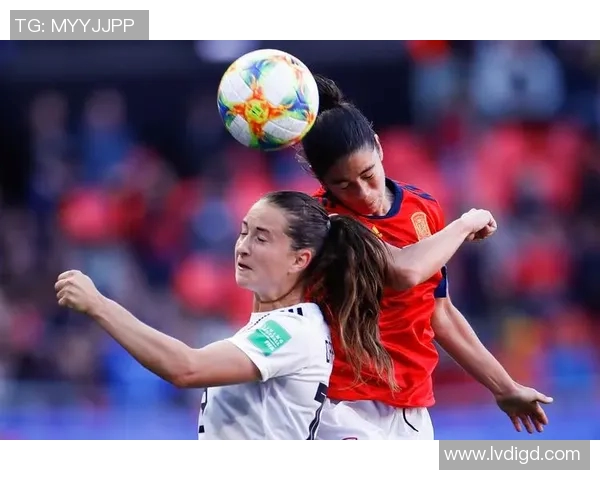 德国足球队球星妻子背后的故事 揭秘她们的生活与支持力量