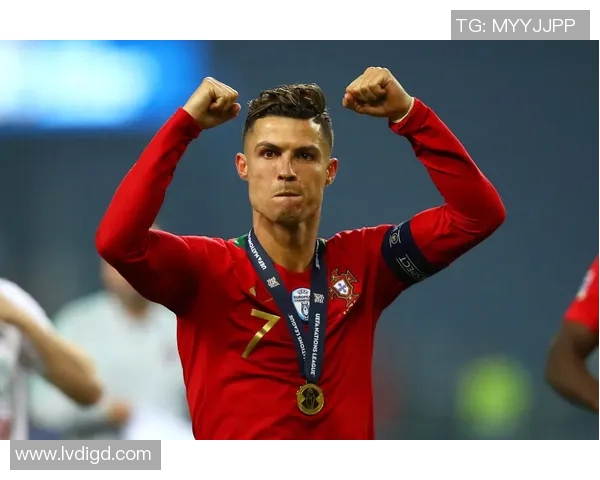 足球球星最爱的零食揭秘 揭开他们场外的能量来源与饮食习惯 足球球星最爱的零食揭秘 揭开他们场外的能量来源与饮食习惯