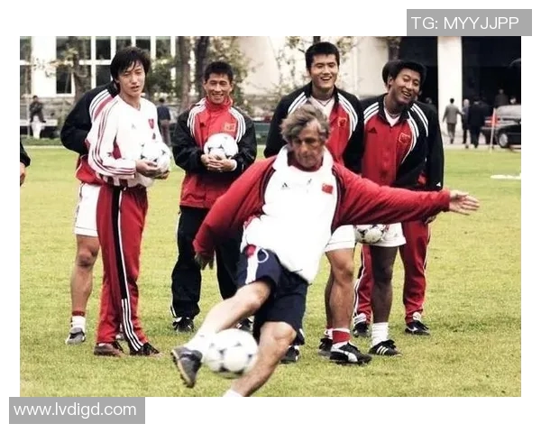 2002年世界杯足球明星盘点：揭示当年顶尖球员的辉煌与传奇